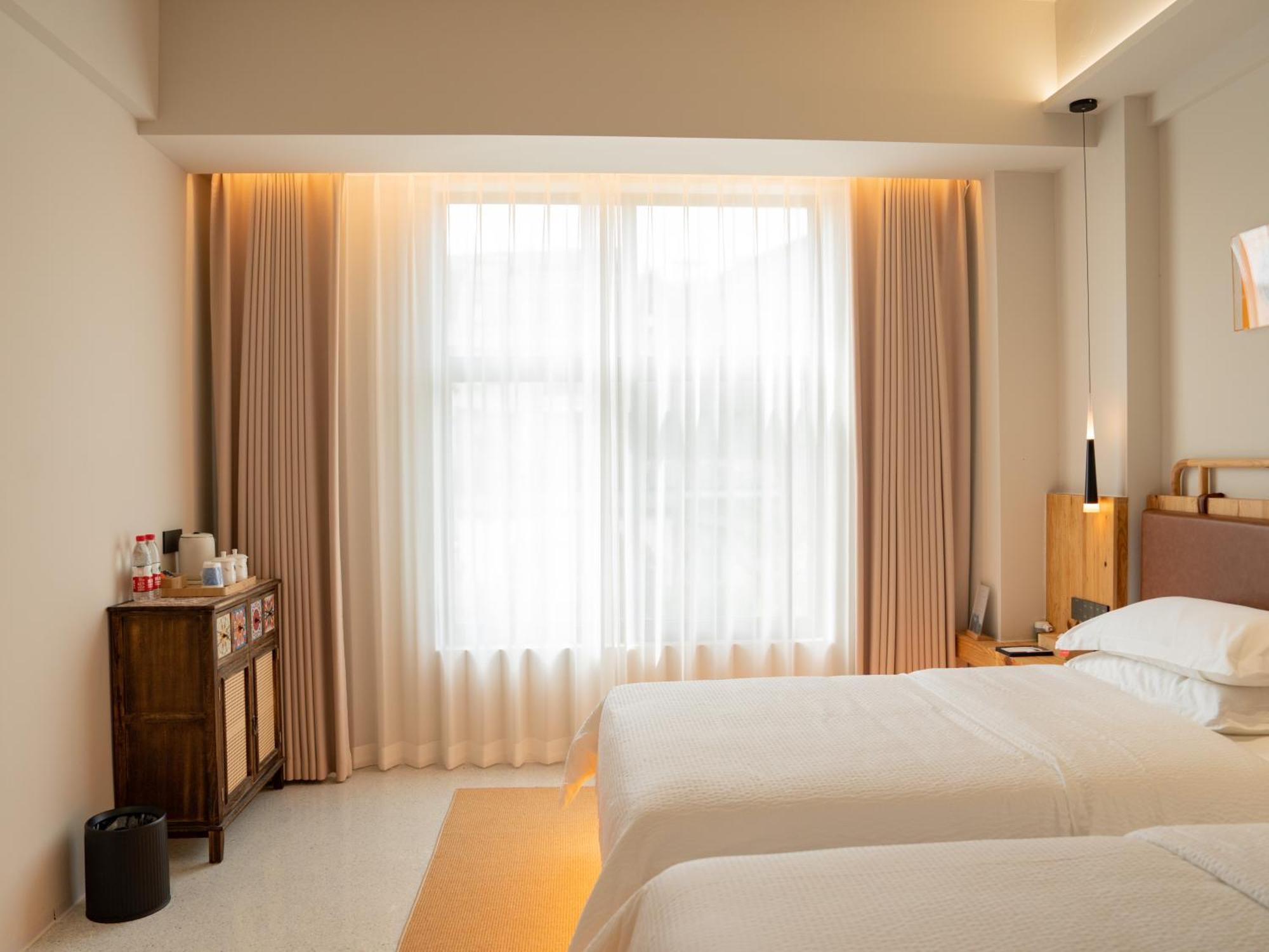 Patio Spring Holiday Inn -- Free Round Trip Pick-Up Service --Panoramic View Of Tianmen Mount Zhangjiajie Εξωτερικό φωτογραφία