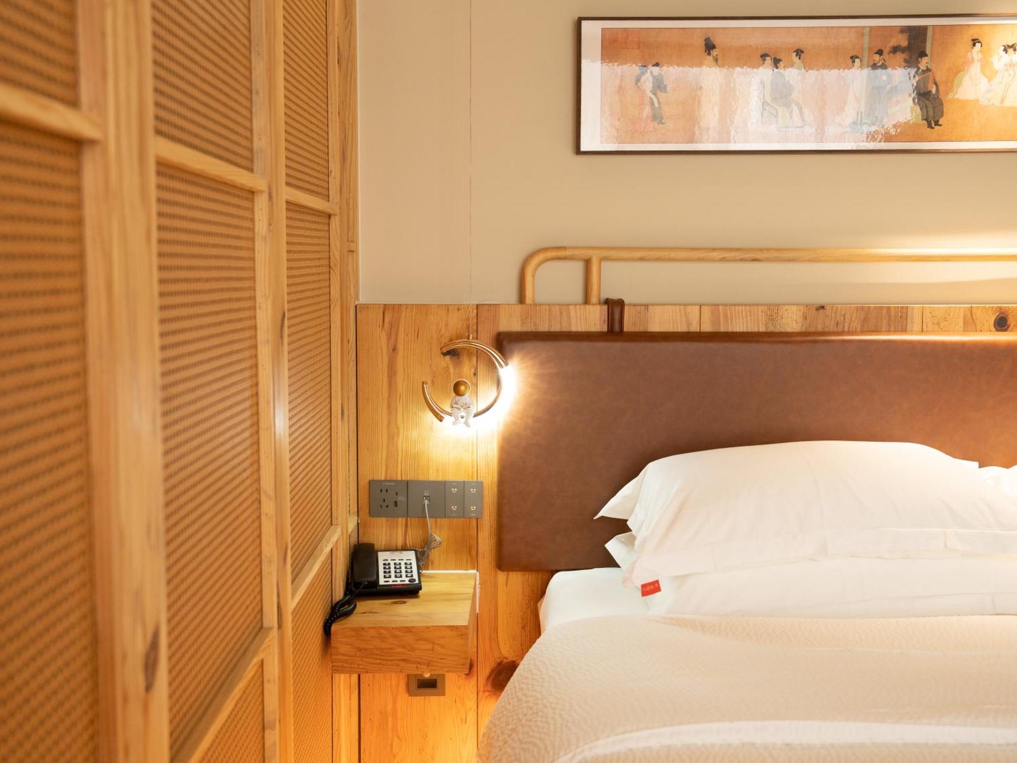 Patio Spring Holiday Inn -- Free Round Trip Pick-Up Service --Panoramic View Of Tianmen Mount Zhangjiajie Εξωτερικό φωτογραφία
