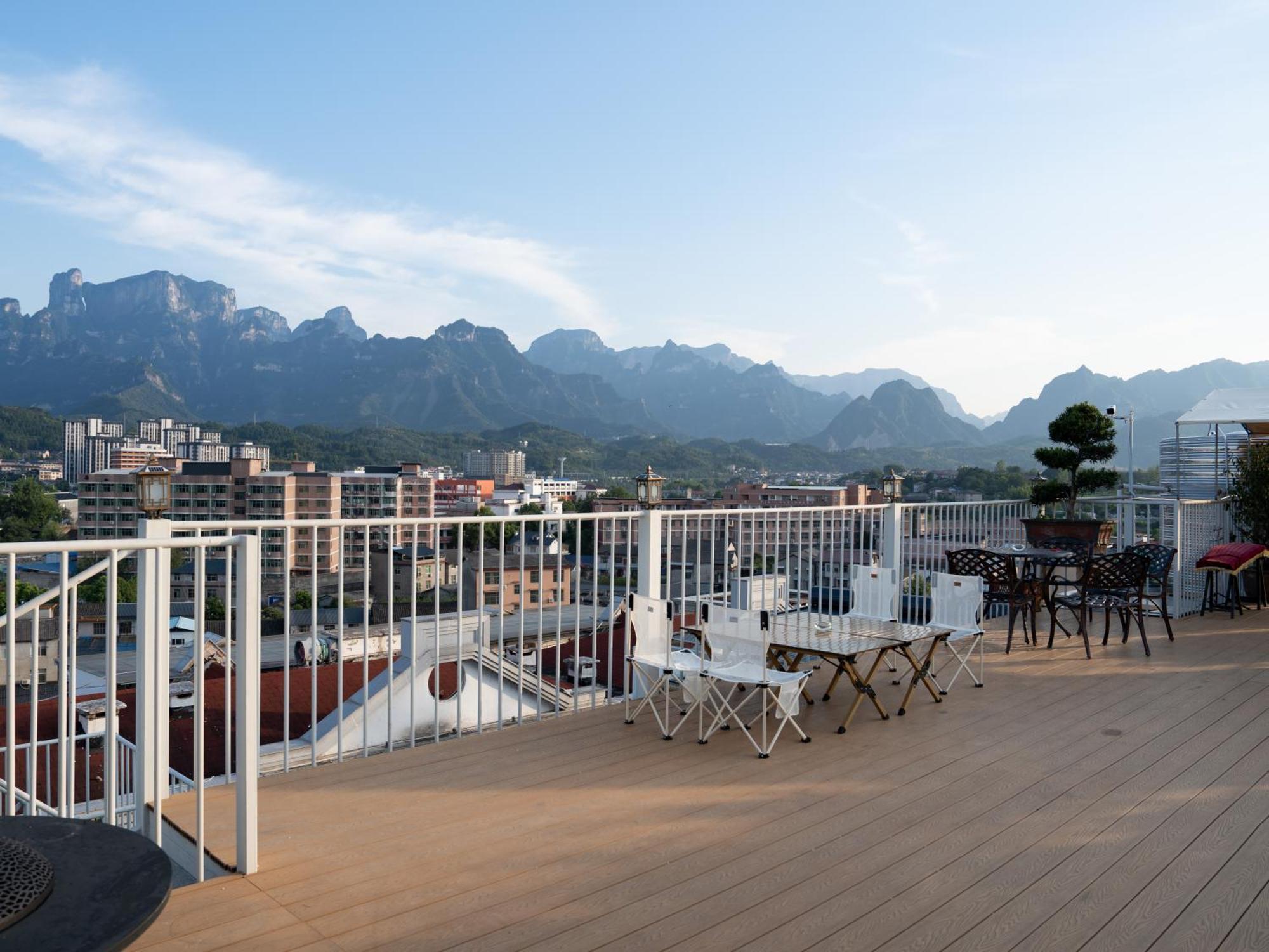 Patio Spring Holiday Inn -- Free Round Trip Pick-Up Service --Panoramic View Of Tianmen Mount Zhangjiajie Εξωτερικό φωτογραφία