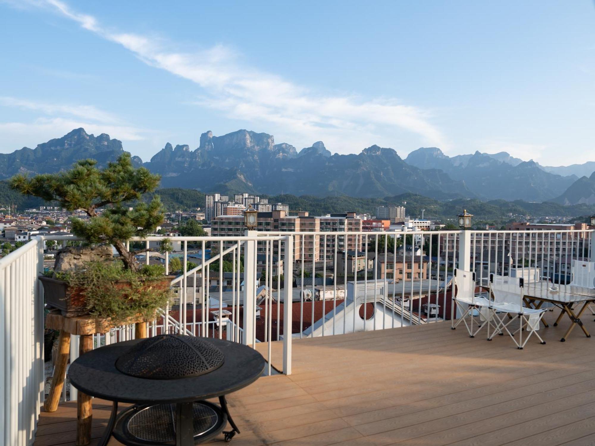 Patio Spring Holiday Inn -- Free Round Trip Pick-Up Service --Panoramic View Of Tianmen Mount Zhangjiajie Εξωτερικό φωτογραφία